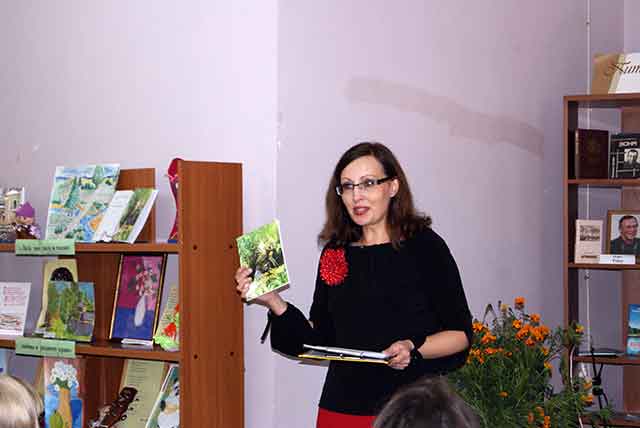 Маргарита Шувалова на презентации детского сборника «Кстовские роднички»