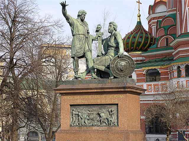Памятник Кузьме Минину и Дмитрию Пожарскому в Москве