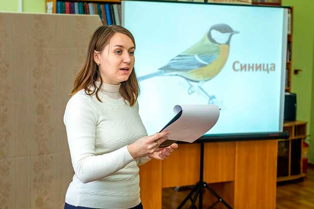 Ю.А.Козаченко - ведущая литературно-экологической игры