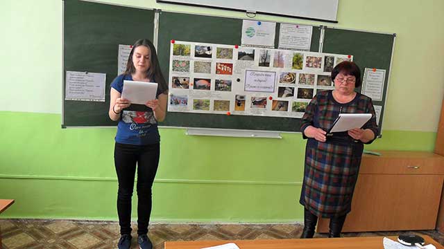 Полина Беседина и Т.И.Кузьмина - ведущие мероприятия