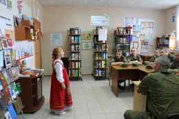 Дарья Короткова исполняет литературно-музыкальную композицию Россия-матушка