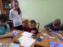 Дети рисуют осень